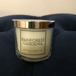 Bath & Body Works 4oz candle - Rainforest Gardenia